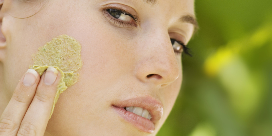 Dandelion masks can improve the condition of the skin of the face.