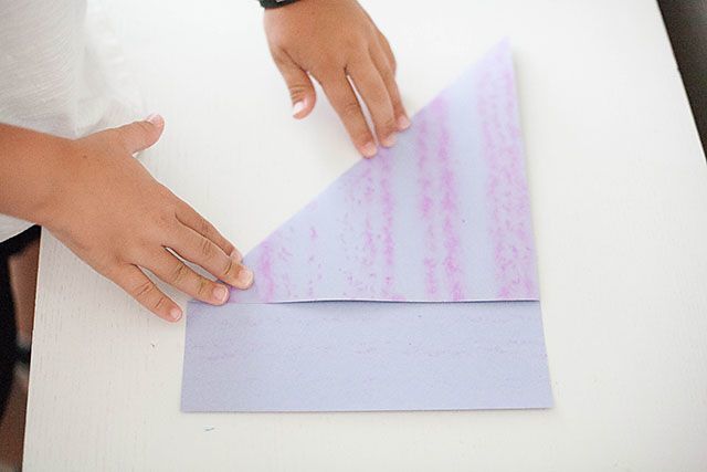 This is how a square of paper for the future shuriken is created