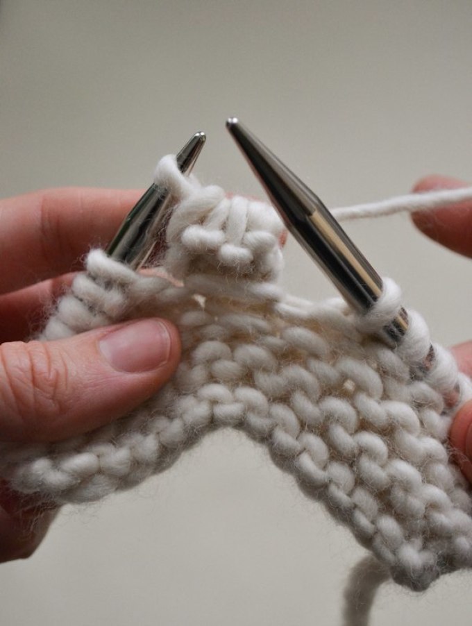 We knit these five loops of the wrong eye