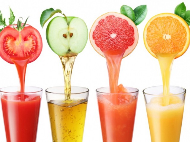 Можно ли пить сок каждый день — томатный, гранатовый, яблочный, виноградный, морковный, тыквенный, лимонный сок, апельсиновый, мандариновый, грейпфрутовый, при диабете, панкреатите, гастрите, язве, на ночь, при похудении, на голодный желудок, просроченный, при отравлении: особенности употребления продукта