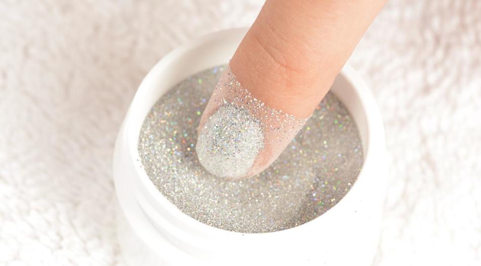 Mineral powder with sparkles