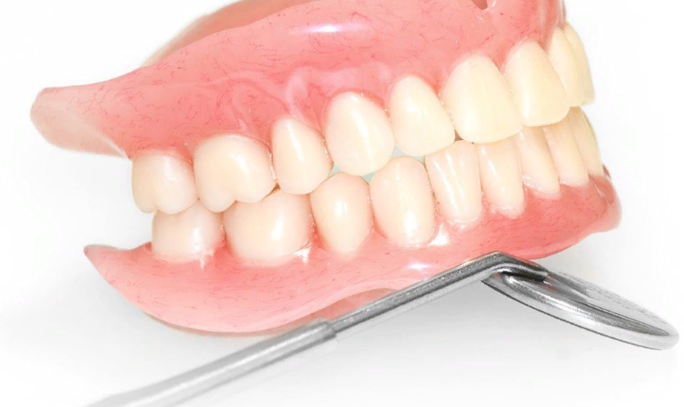 Dentures - there was an unpleasant odor from the mouth
