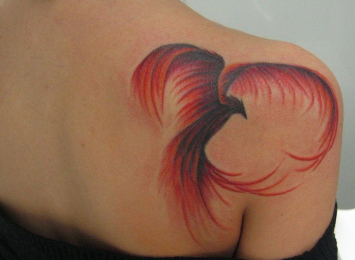Tényleges tetoválások egy lapáton a lányok számára