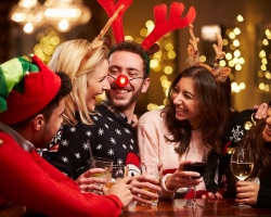 How to celebrate the New Year and the old year correctly: ideas, tips, color, recipes of drinks and dishes, New Year's script with Santa Claus and Snow Maiden for children, fortune telling