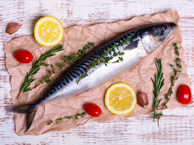 Apakah mungkin untuk makan Mackerel mentah - manfaat dan kemungkinan kerugian. Apa yang akan terjadi jika ada mackerel mentah?