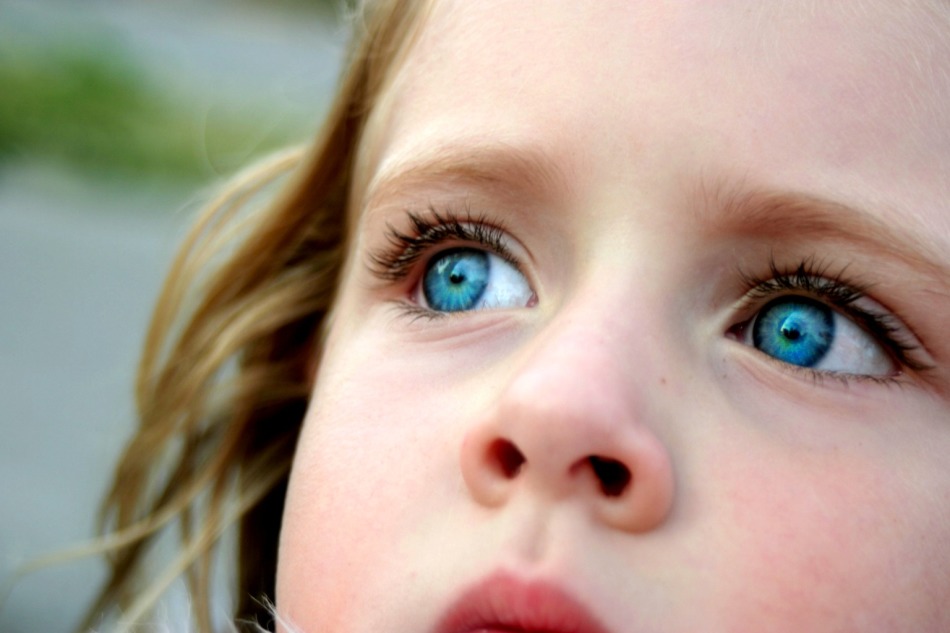 Baby with blue-blue eyes