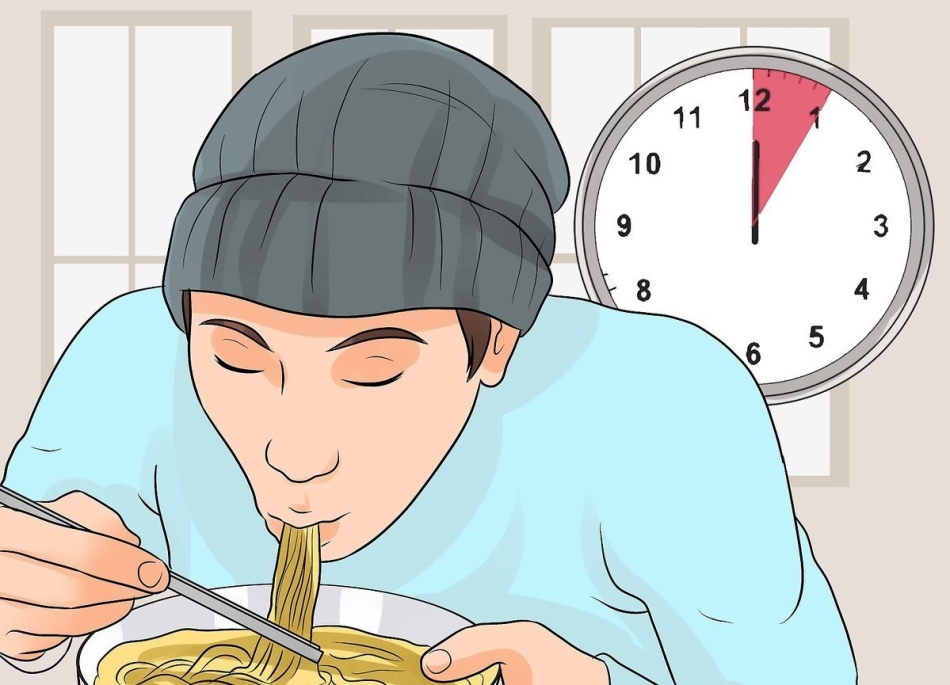 Подносить миску к лицу - частая практика при приеме пищи с помощью китайских палочек