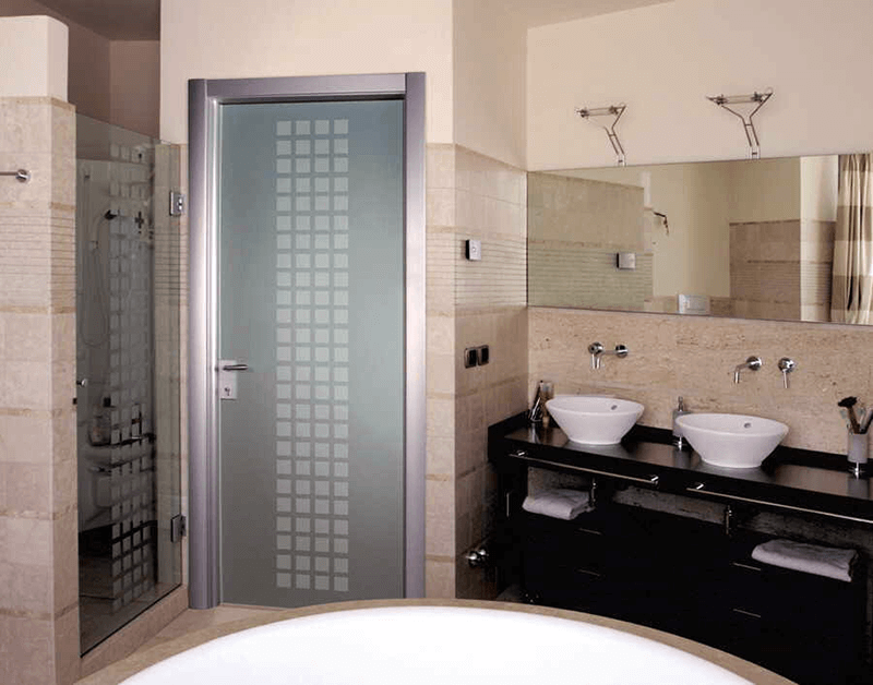 Варианты дизайна дверей в ванную комнату после обновления своими руками, пример 4