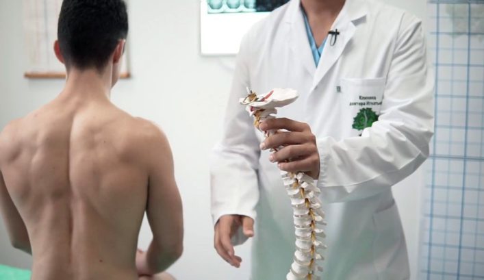 Vertbrologist is a doctor who determines scoliosis