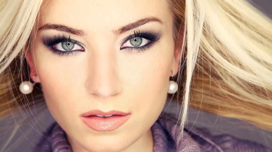 Wedding makeup for blonde with green eyes