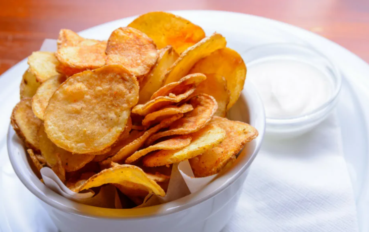 Chips, die in Ölhäusern zubereitet werden