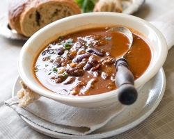 Soupes délicieuses avec haricots: recettes de cuisson. Comment faire cuire de délicieux haricots?