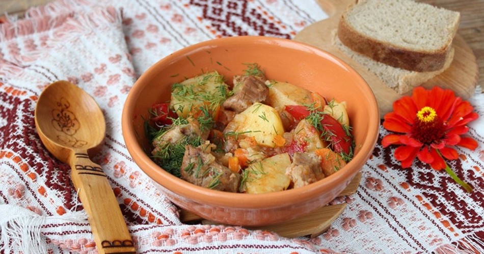 Traditional feeding hot in the Ukrainian style