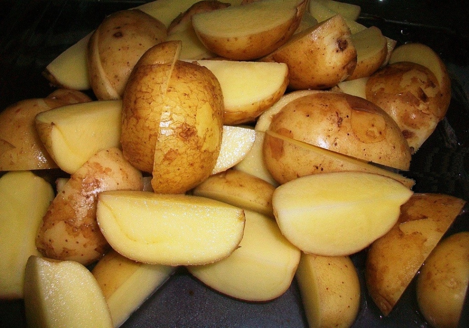 Тефтели с картошкой: подготовка картофеля