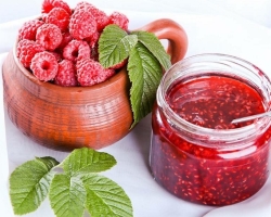 Framboise avec sucre pour l'hiver sans cuisson: secrets de goodies de cuisson, recettes