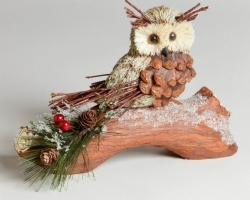 Crafts from natural materials: herbarium, mother's portrait, vase, bouquet, beads, scores, caterpillar, hedgehog, autumn panel, topiary, roses, wreath, grape bun - how to make crafts at home