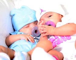 Почему рождаются двойняшки? Как определить вероятность рождения двойни?