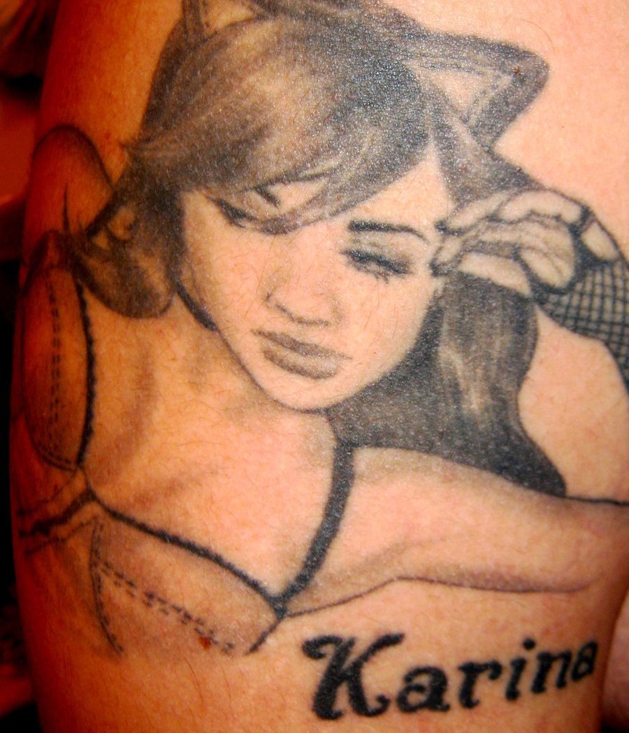 Karina nevű tetoválás