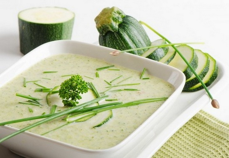 Soup with zucchini