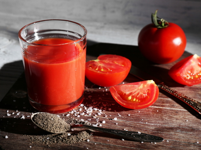 Jus Tomat klasik, dengan basil dan seledri: 3 langkah terbaik -dengan resep dengan bahan rinci