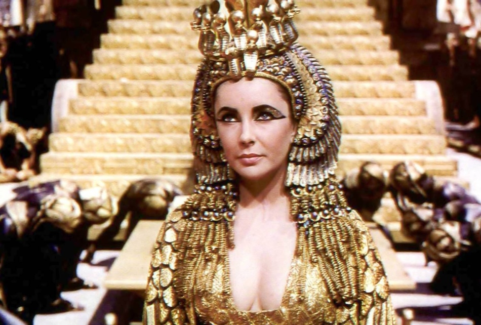Photo de l'actrice qui a joué le rôle de Cléopâtre dans le film