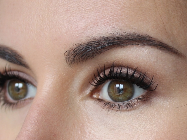 Comment changer la forme des sourcils? Comment faire des sourcils vous-même?