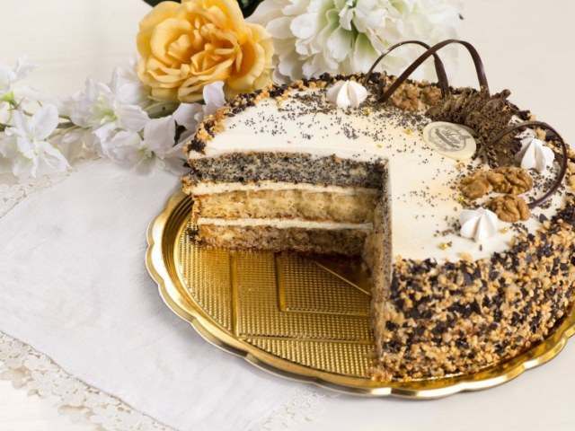 Najpreprostejši in najbolj okusni recepti za smetano za torto brez kisle smetane. Creamless Cream Recept s kakavom, sadjem, laktozo