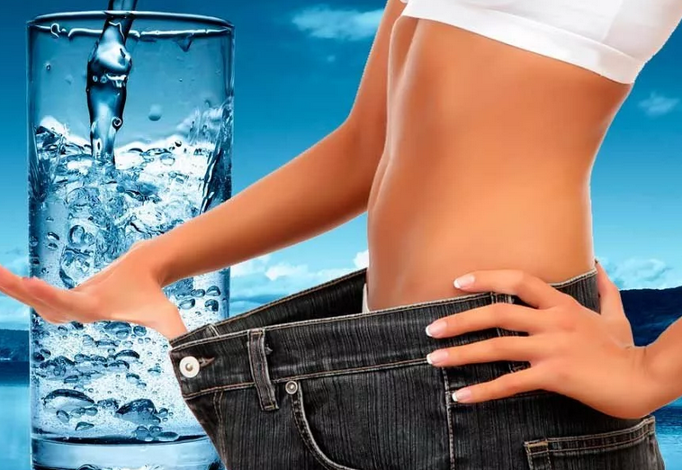 Для чего женщине надо пить. Вода для похудения. Вода для снижения веса. Pohudeniye s Sodoy. Полезная вода для похудения.