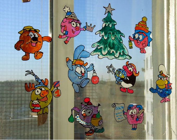 Okrasitev okna za novo leto: novoletne risbe Smesharikov