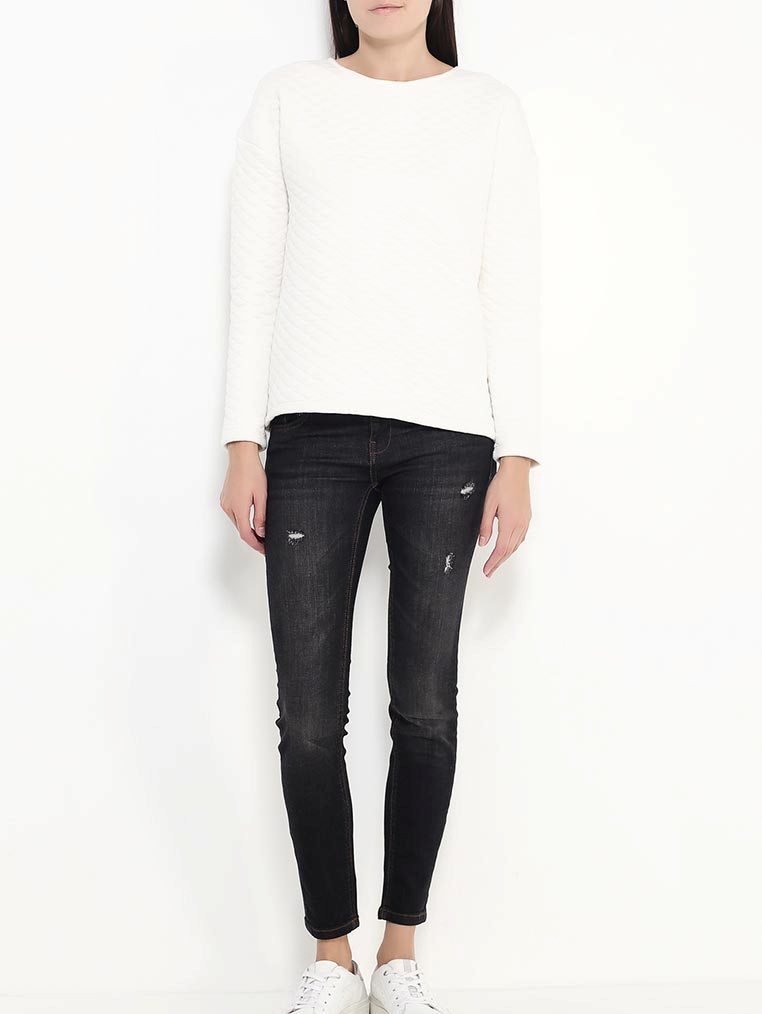 Jeans hitam dengan lutut robek perempuan - atasan putih