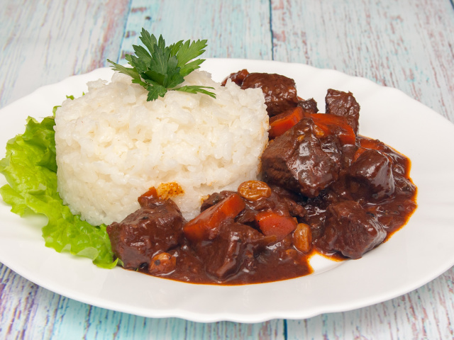 How to cook beef stewed with prunes? Recipes for cooking stewed, baked beef with prunes. Salad and rolls with beef and prunes