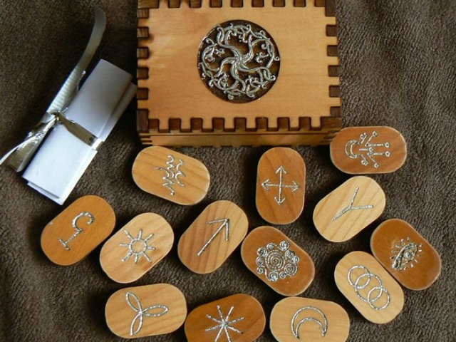 Runes are meaning and description. Interpretation, meaning and application of runes in life for decision -making