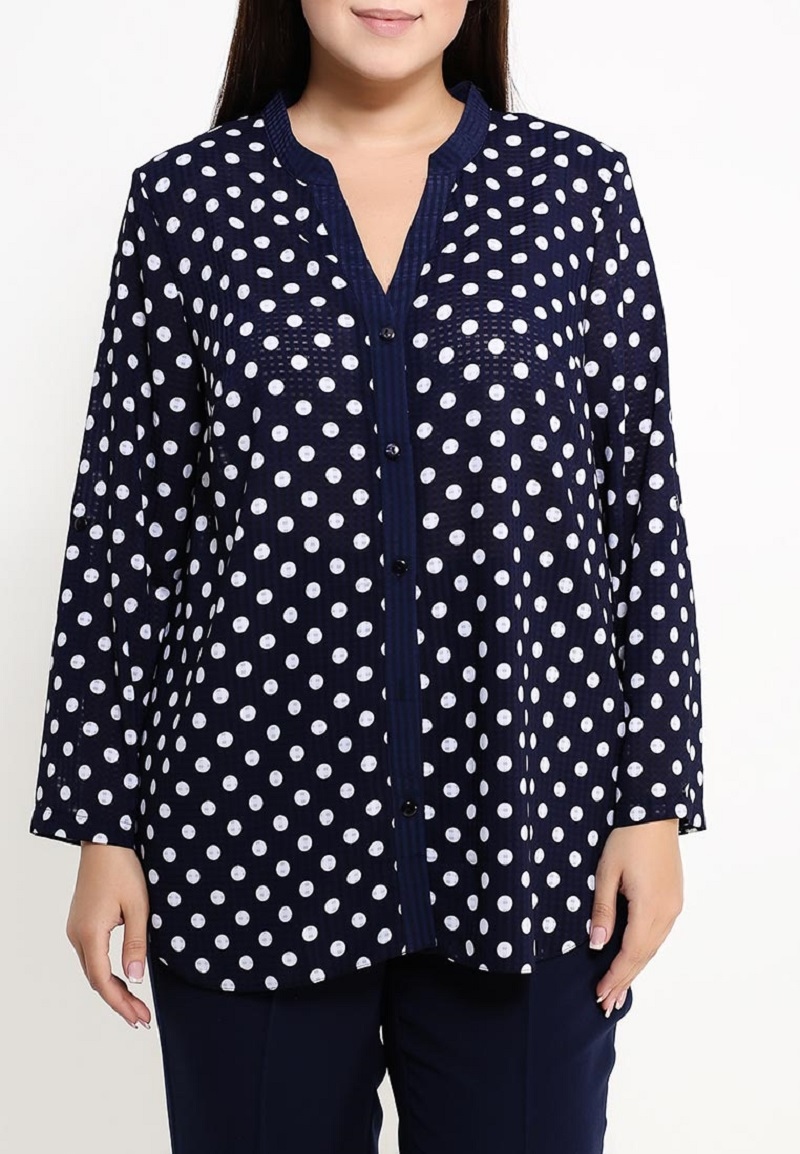 Blouse bleue de Lina