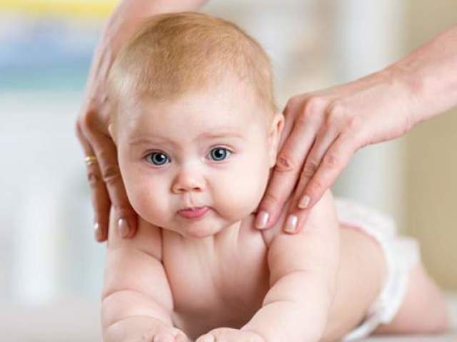 Massage aux enfants jusqu'à un an - Conseils, avantages sociaux, contre-indications et recommandations