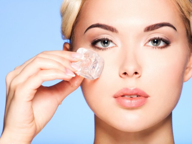How to remove swelling and bags under the eyes: tips. Why are swelling and bags under the eyes: Reasons